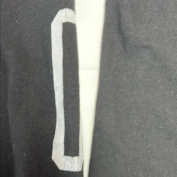 Young and reckless long sleeve spell out men’s size medium rule breakers - Picture 8 of 10